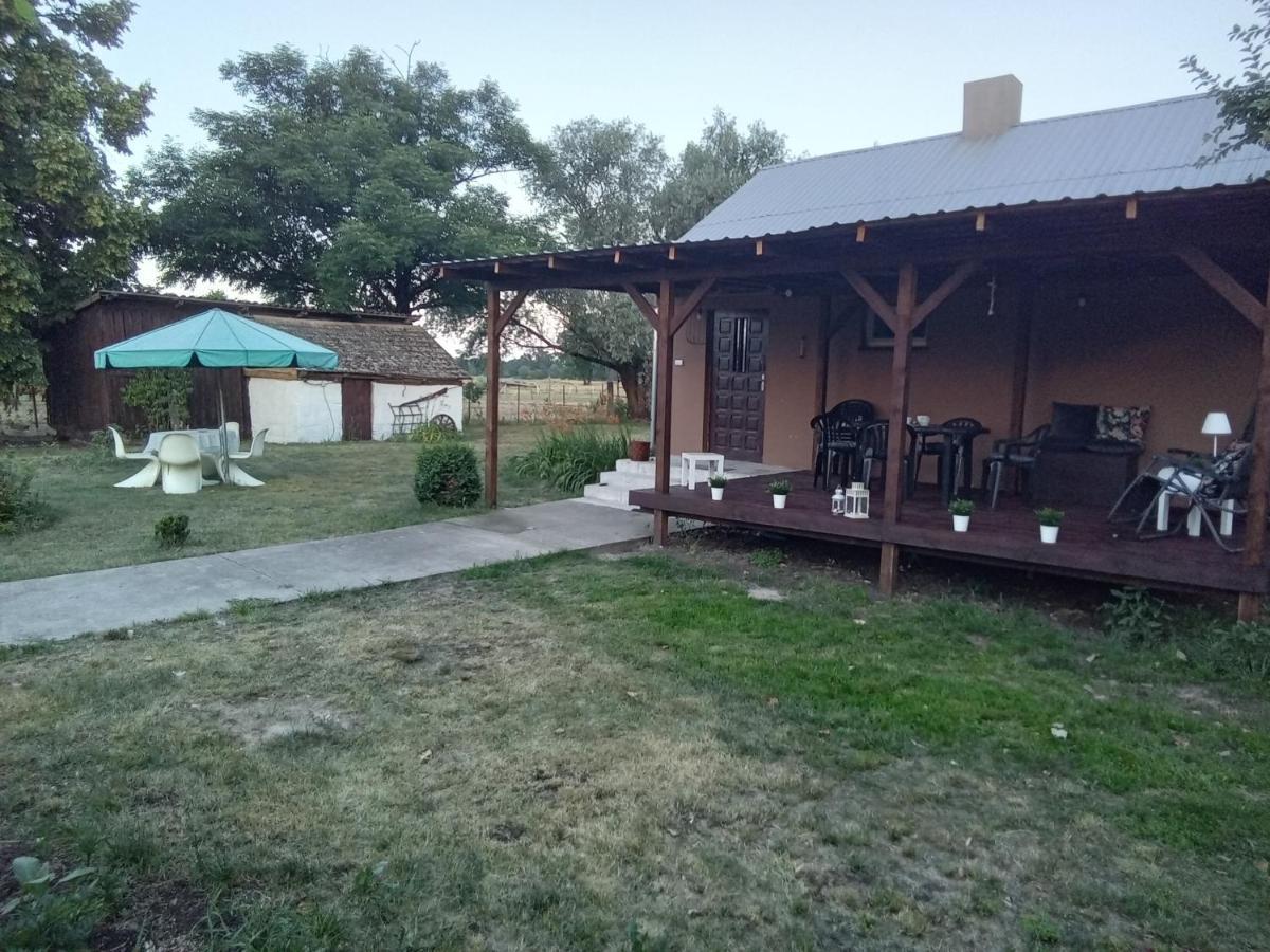 U Kazi Ferienhaus *